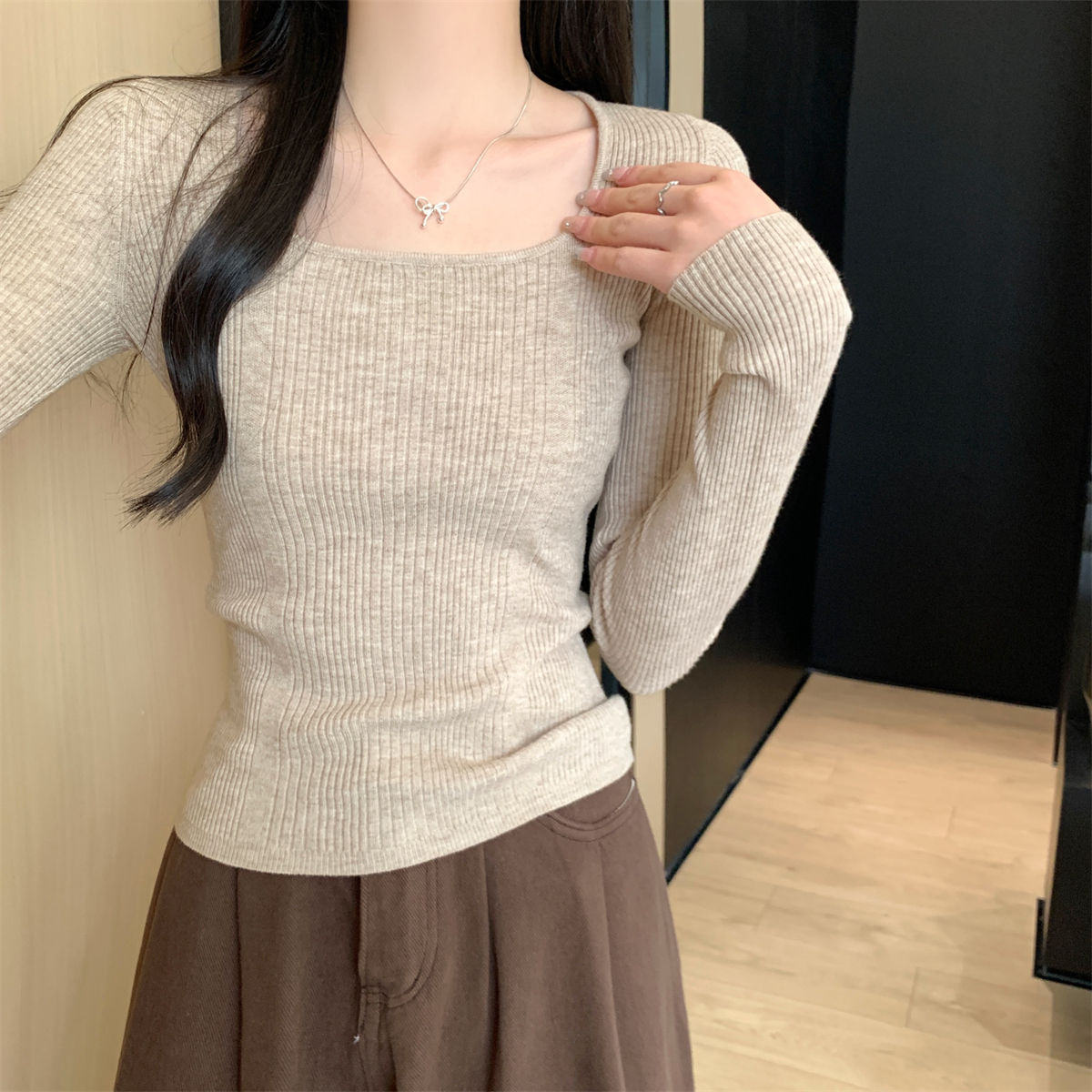 High-End Square-Neck Knitted Bottoming Shirt for Women in Spring and Autum, Stylish Inner Sweater, Slim Fit, Casual Long-Sleeved Top