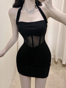 Perspective waist， sexy， pure desire style， French niche， retro style， hip wrap， neck hanging dress