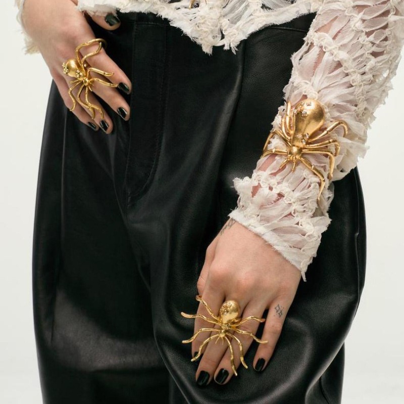 Collier pendentif araignée unique avec strass incrustés_voghion.com