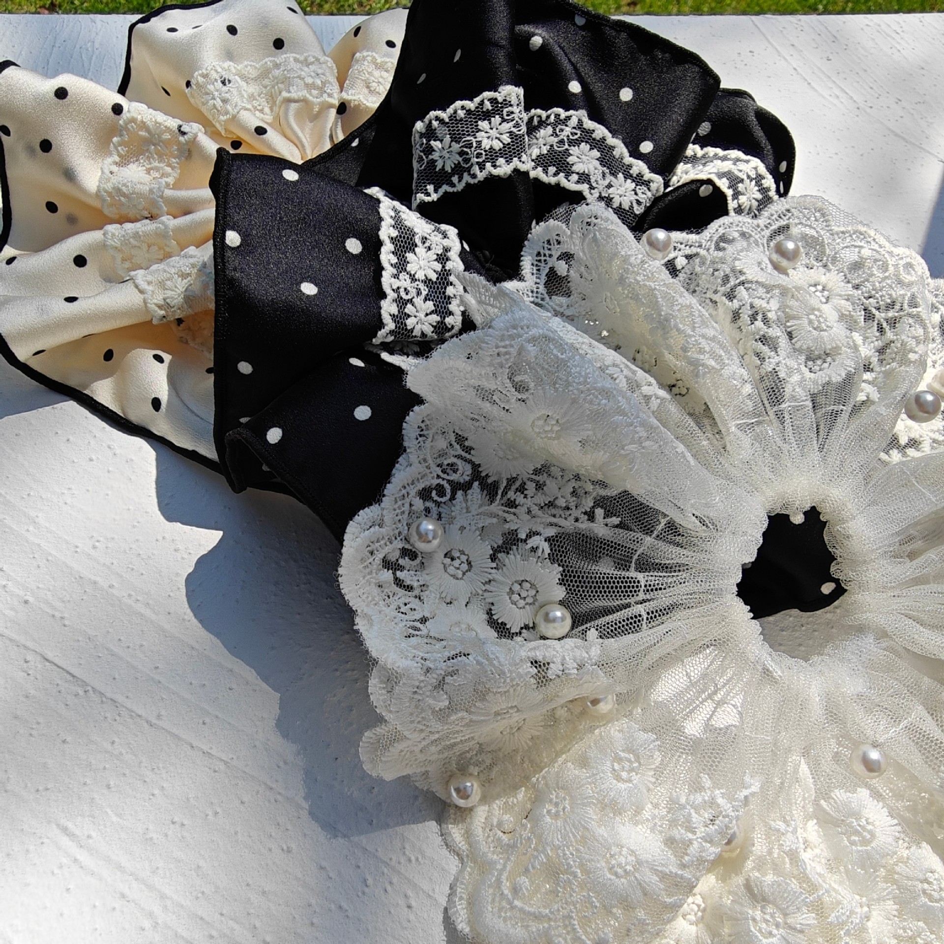 Sanfter Satin Scrunchie Mit Punkten Elegantes Elastisches Haargummi_voghion.com