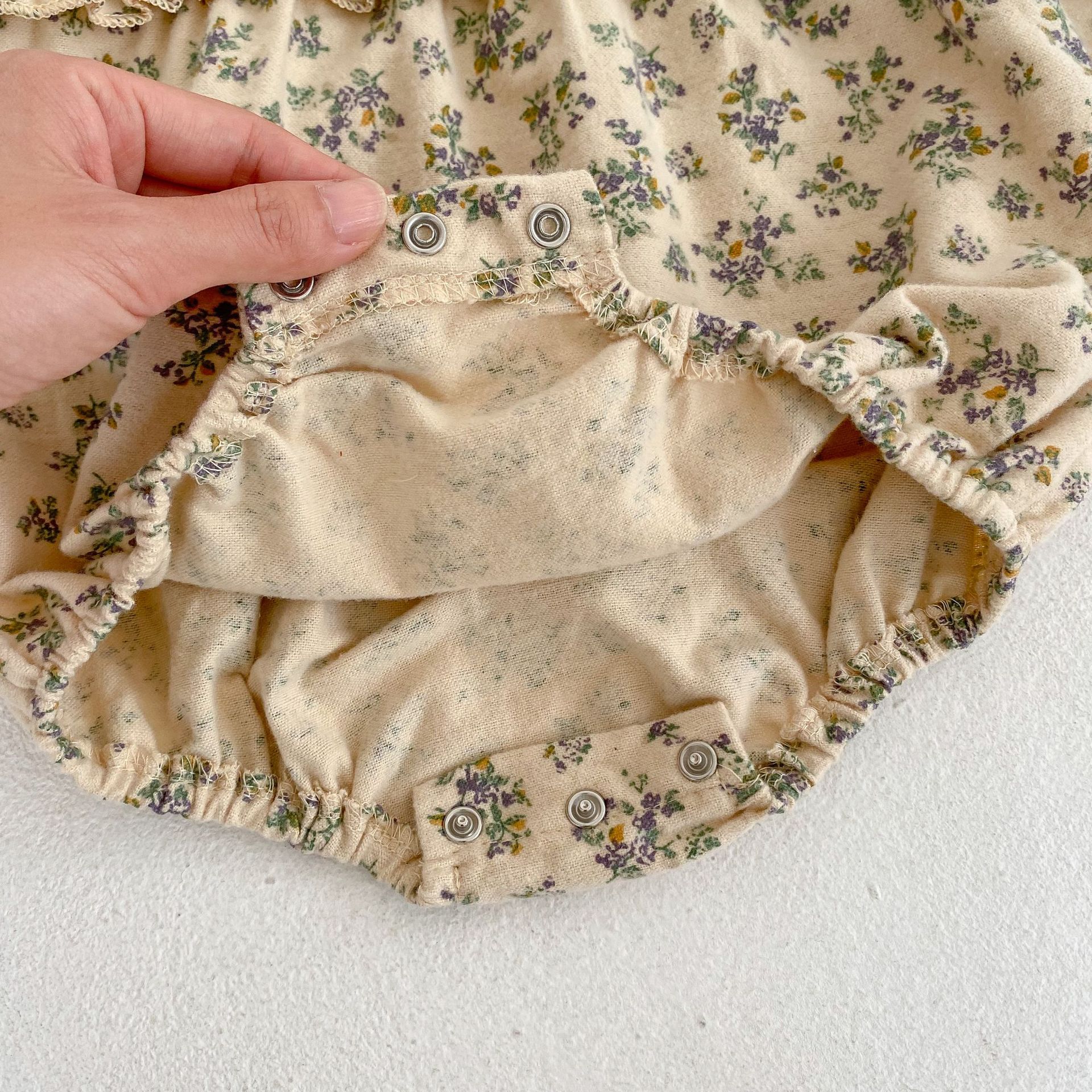 Ins 2024 spring clothing for baby girls, infants young children, broken flowers and trees, ear collar, long sleeved_voghion.com