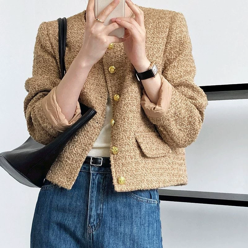 2025 элегантный высококлассный ретро-стиль простой твидовый короткий жакет универсальный короткий жакет для женщин в пшенично-желтом цвете