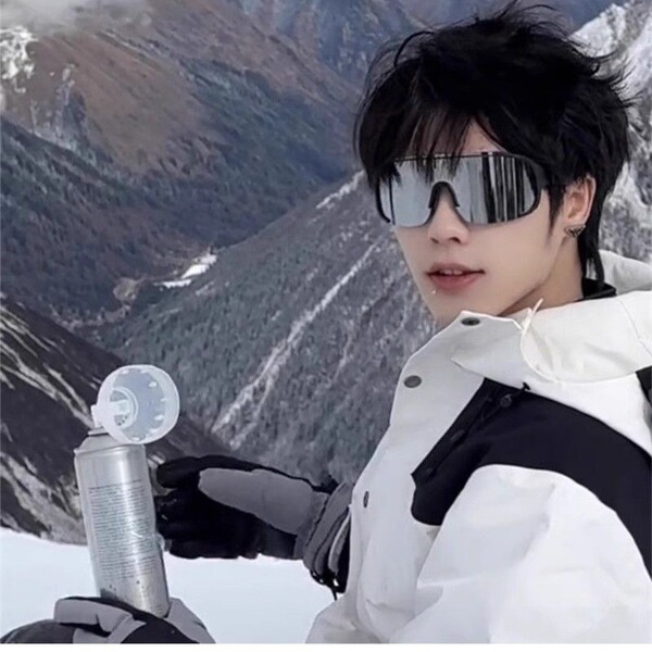 Winter travel ski glasses