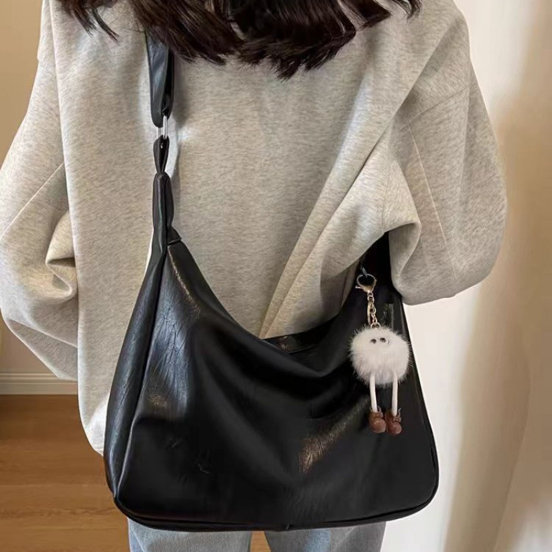 简约大容量包包女新款时尚百搭休闲单肩包学生通勤斜挎托特包