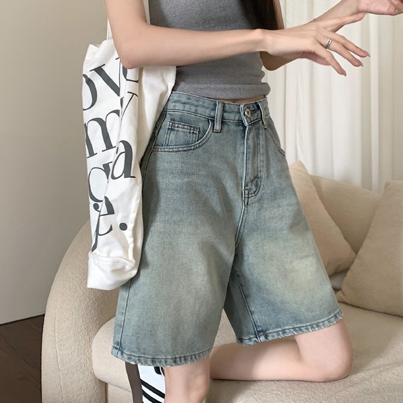 Vintage Washed Straight-Leg Denim Shorts for Women, Summer 2026 New High-Waisted Slimming Loose Casual Distressed Wide-Leg Pants Vintage Washed Straight-Leg Denim Shorts for Women, Summer 2026 New High-Waisted Slimming Loose Casual Distressed Wide-Leg Pants