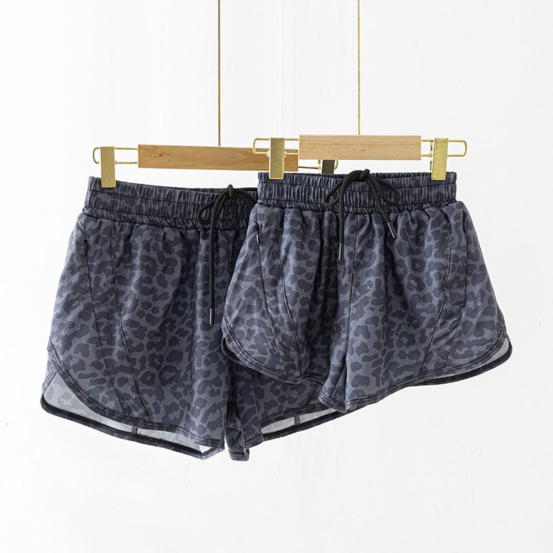 파란색과 보라색 표범 무늬