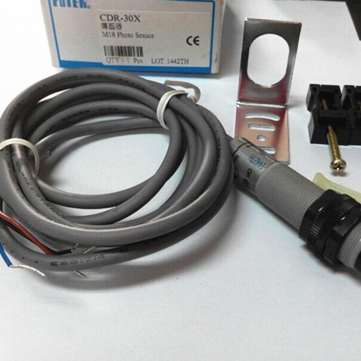 台湾原装阳明FOTEK/M18圆柱型CDR-30X光电开关