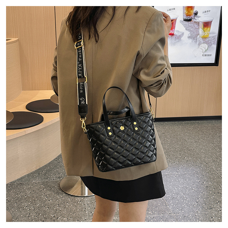 Großhandel mit neuen Taschen für Damen, modischen Rautenhandtaschen, kleinen Beuteln, vielseitigen Schulter-Crossbody-Beuteltaschen und Tragetaschen_voghion.com