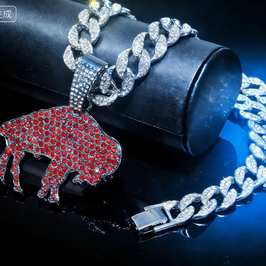 Europa y Estados Unidos Hip Hop fuerza Totem colgante búfalo de diamante cadena cubana rey del desierto explosión de la calle para hombre explosión