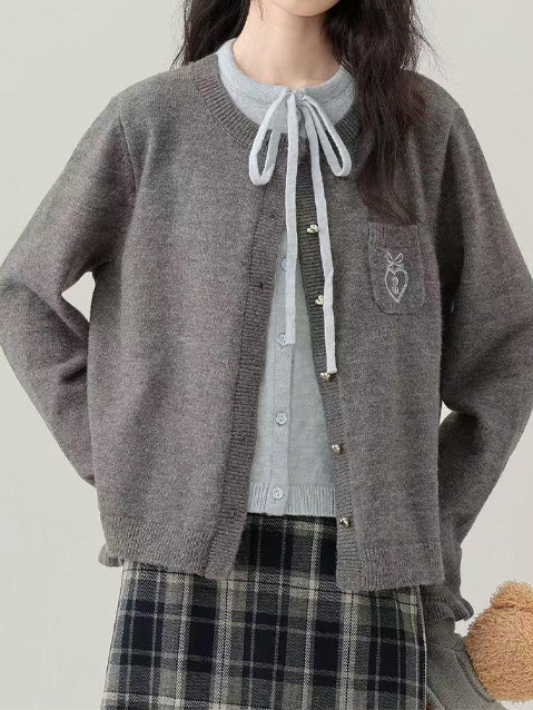 Korean Style Sweater for Women, Spring Outfit for Petite and Slightly Chubby Figures, Casual, Age-Reducing, Embroidered Pocket Cardigan Top Jacket