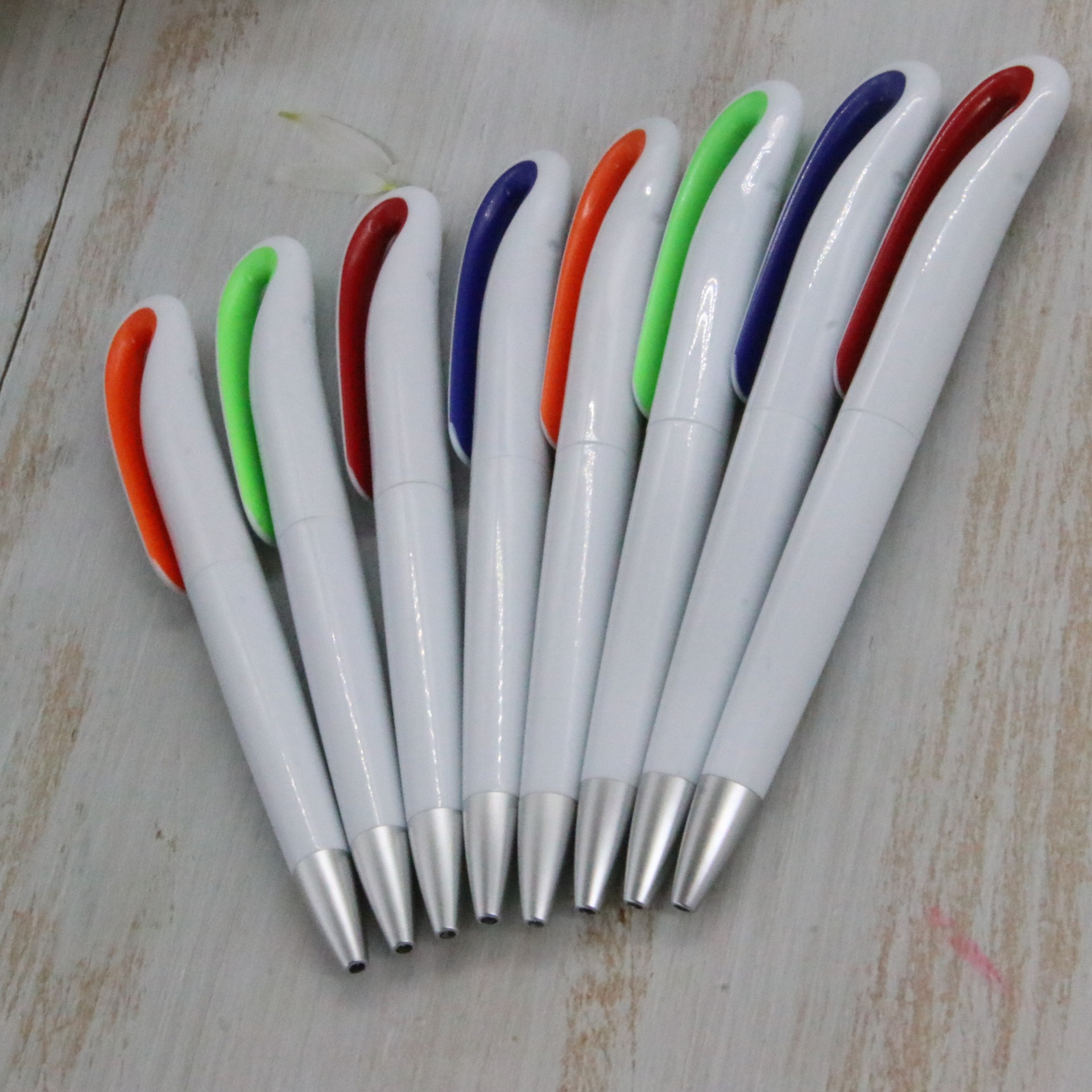 Presione bolígrafo blanco cisne bolígrafo publicitario plástico bolígrafo al por mayor