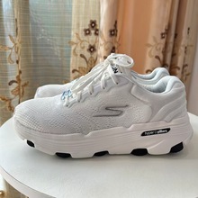 SKQ斯思凯奇女鞋新款高回弹软底轻便缓震运动专业跑步鞋129335