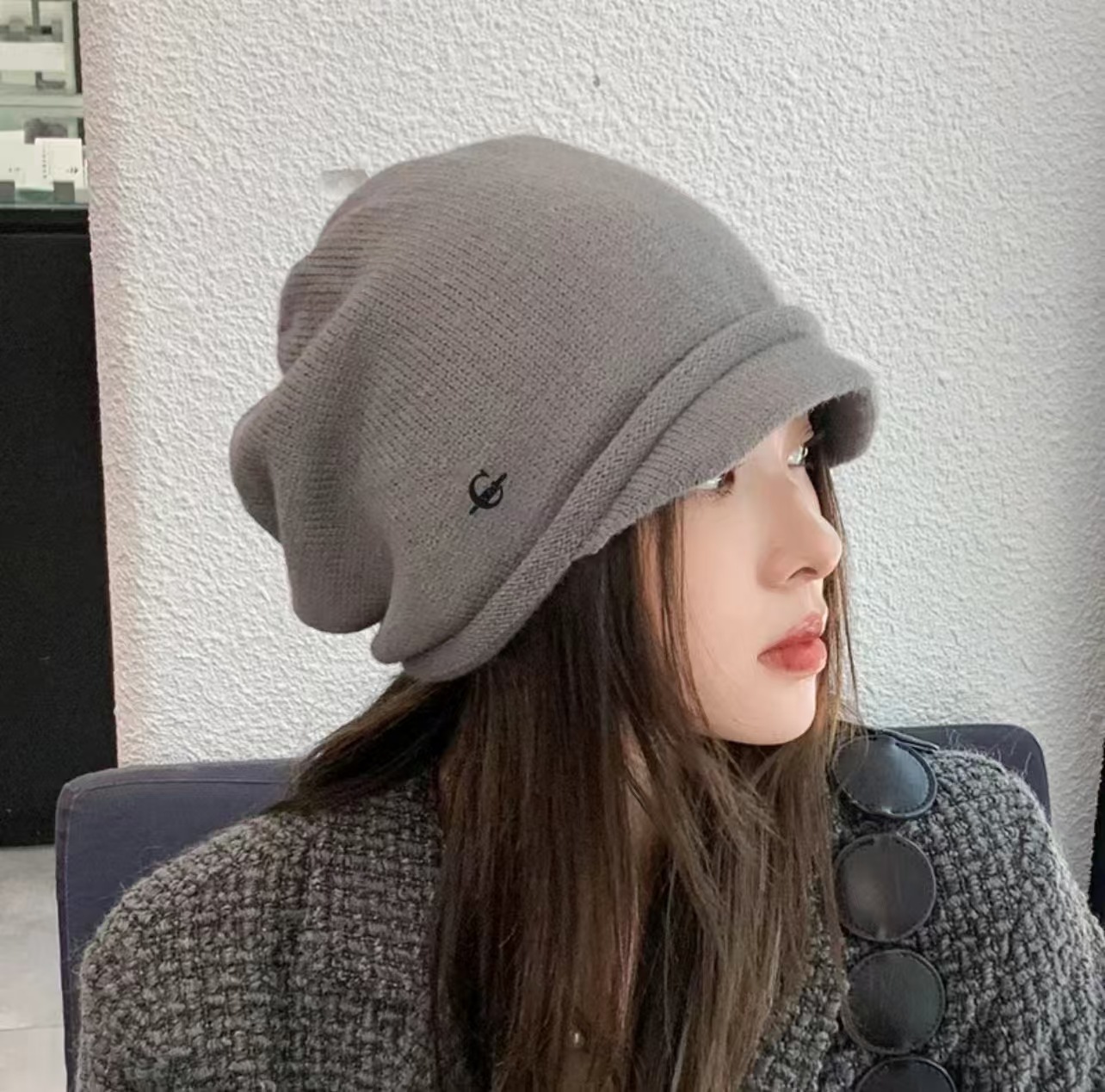 회색