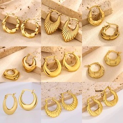 ヨーロッパとアメリカのステンレス鋼メッキ 18 k ゴールドフレンチ光沢のある油圧イヤリングファッショナブルで多用途な幾何学的なチタン鋼フープイヤリング女性用