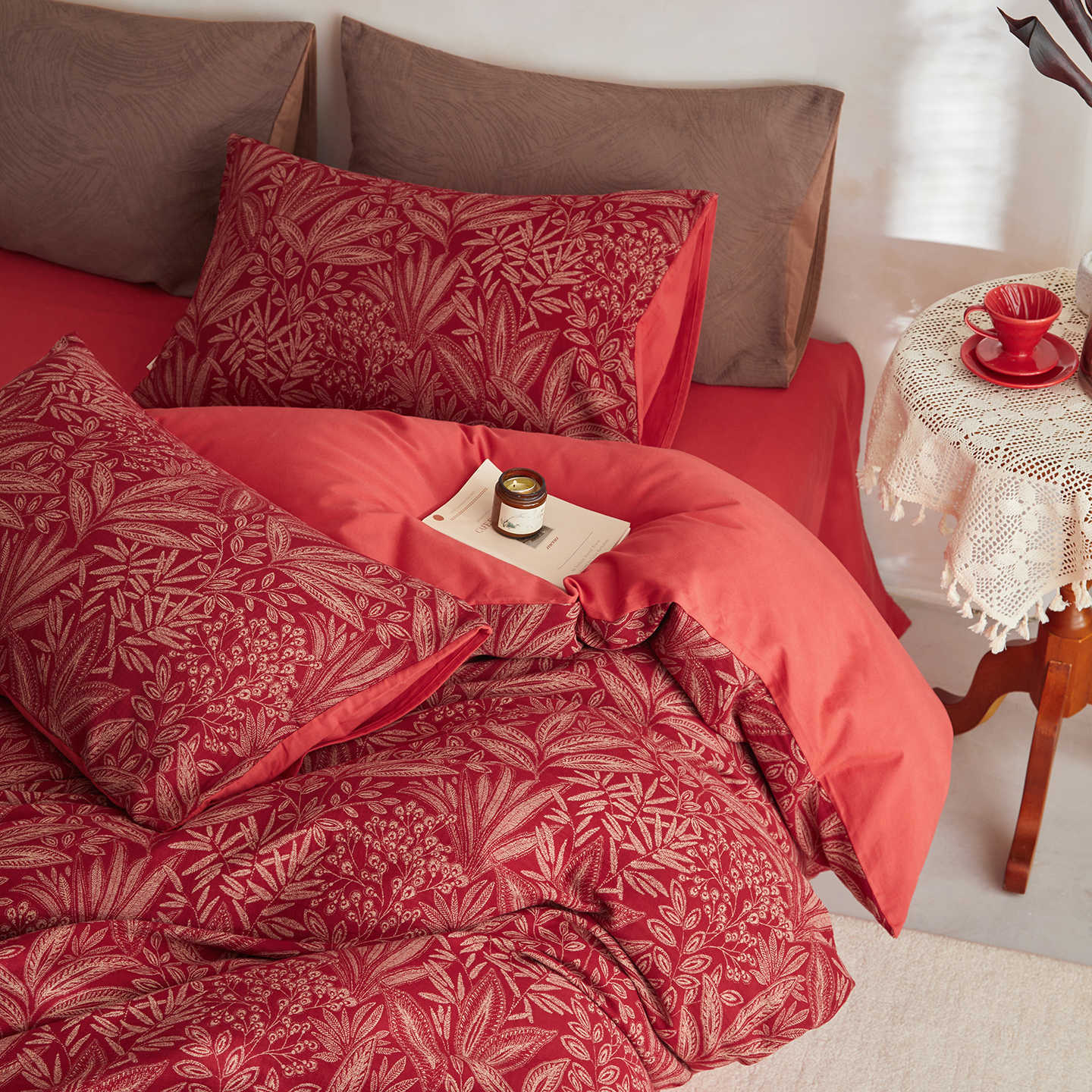 Luz de lujo algodón abrasivo cama de cuatro piezas de algodón puro 2025 nuevo colchón cuatro estaciones cama universal sábanas de tres piezas de conjunto