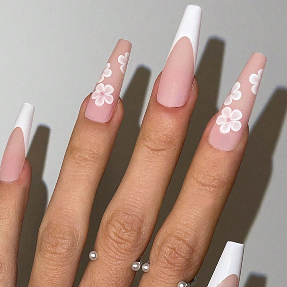 Uñas postizas de estilo francés populares transfronterizas, parches de uñas postizas largas, uñas postizas desmontables terminadas de fábrica.