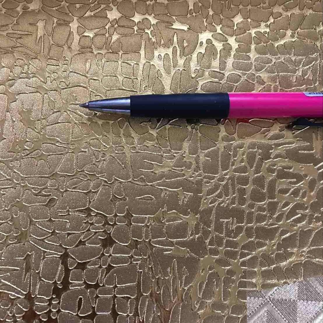 喷涂印花烫金半PU人造革 印花革贴膜PVC革面料压纹皮革