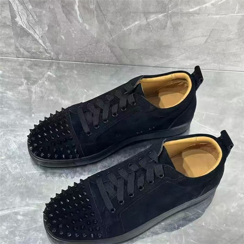 2025 Flat Shoes Men's Shoes Women's Shoes Black Rivets Casual European and American Style Export Versatile Cl Rivet Shoes