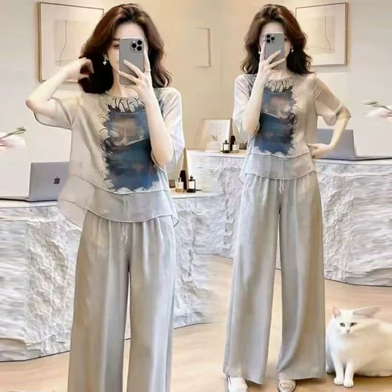 Fashionable Casual Suit for Women, New Summer Style, Stylish and Slimming, Round Neck Printed Short-Sleeved Top, Wide-Leg Pants Two-Piece Set Fashionable Casual Suit for Women, New Summer Style, Stylish and Slimming, Round Neck Printed Short-Sleeved Top, Wide-Leg Pants Two-Piece Set