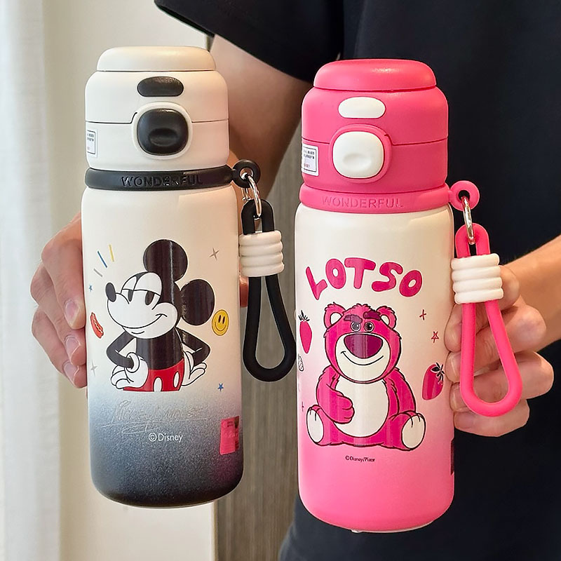 Taza de agua de oso de fresa para niños para jardín de infantes anticaídas taza de aislamiento especial para niños y niñas taza de paja portátil para estudiantes
