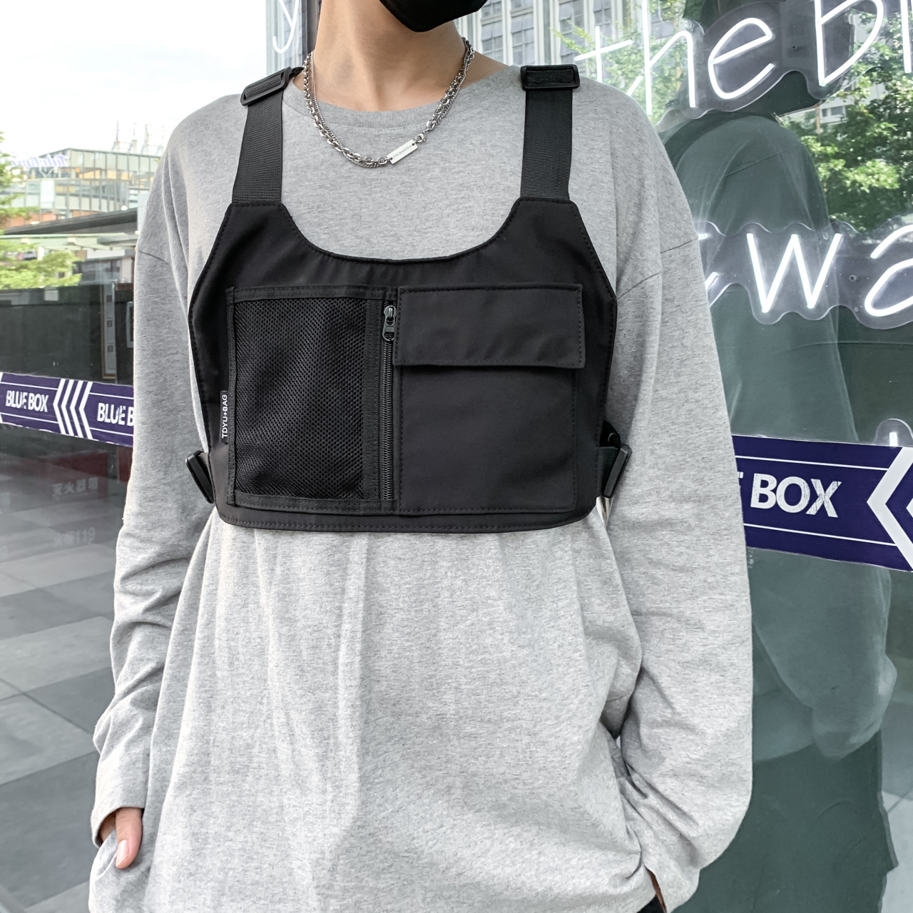 跨境胸包新款工裝背心馬甲背包街頭嘻哈潮流機能風戰術街舞胸包