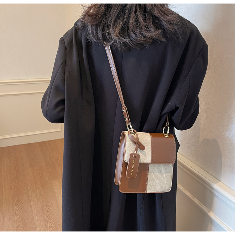 This year, there is a trend of fashionable, versatile, casual and stylish hand-held small square bags for women undefined