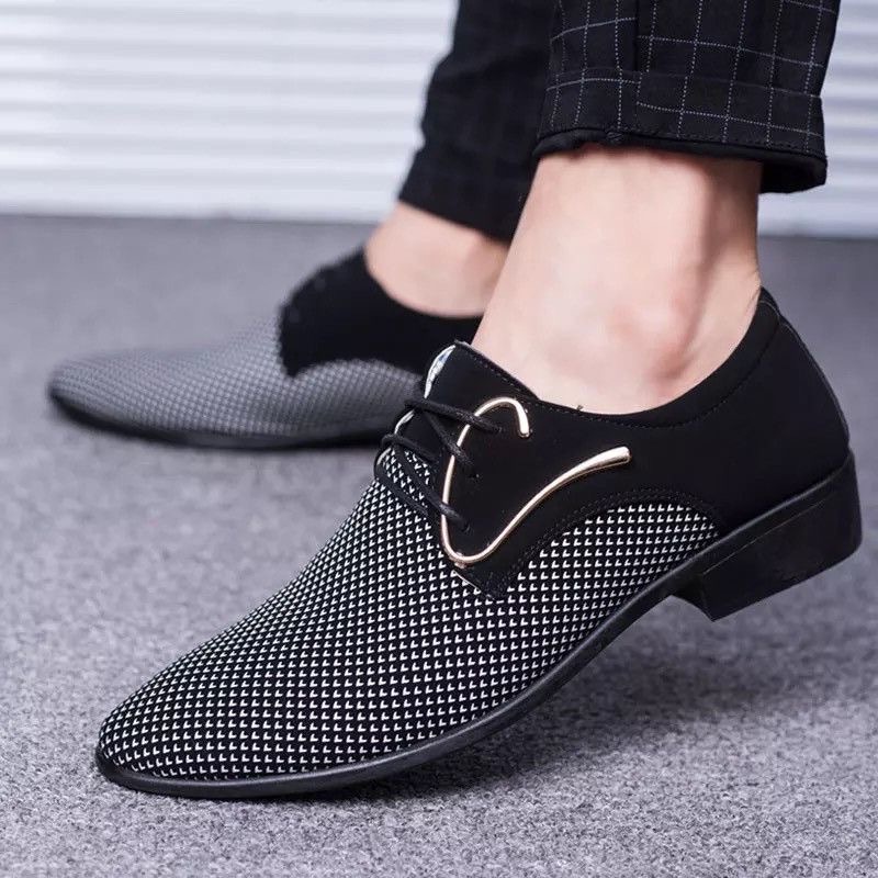 Men's Pointed Leather Shoes Detail 1