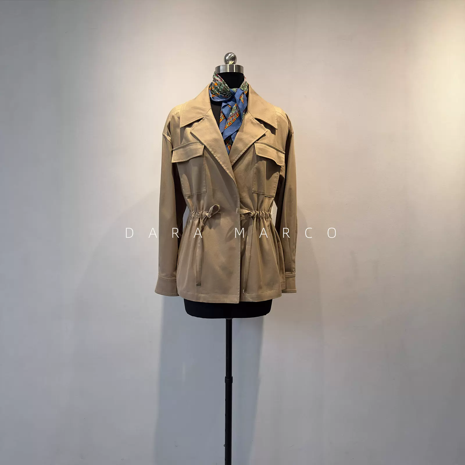 又A又飒~浅卡其西装领收腰巴恩风工装短款风衣外套女25早秋小个子