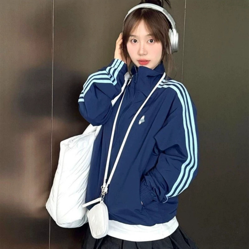 High-End Embroidered Clover Jacket for Men and Women, 2026 Spring New Striped Loose Casual Stand-Collar Sports Jacket High-End Embroidered Clover Jacket for Men and Women, 2026 Spring New Striped Loose Casual Stand-Collar Sports Jacket