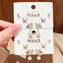 耳钉;耳环;耳扣