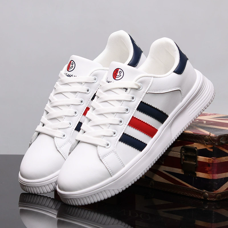 Весенние и летние мужские туфли маленькие белые туфли