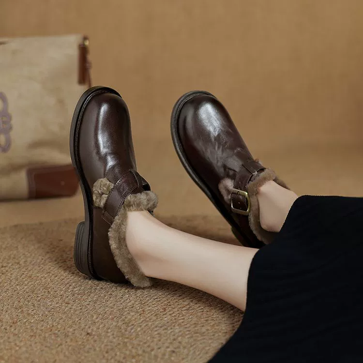 Овечья шерсть теплая меховая обувь женские кожаные наружные хлопчатобумажные туфли 2024 новые осенние и зимние пушистые ленивые туфли
