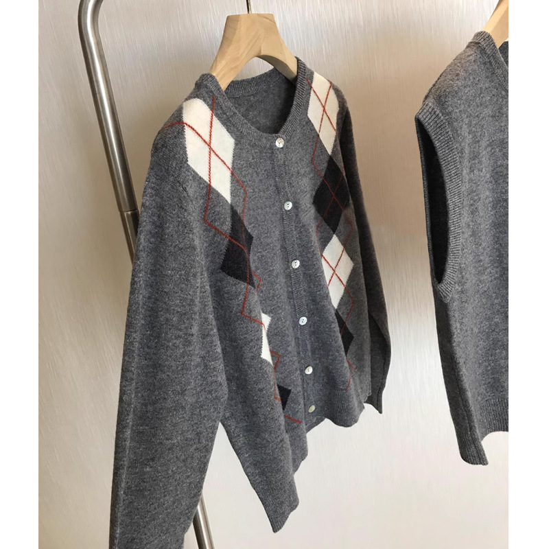何も言わないほど美しいです。R単 ~ 高品質レトロ英倫風減齢菱格ニットウール馬甲カーディガン女