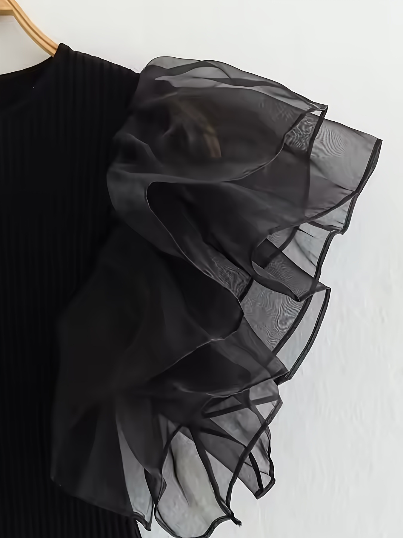Body sensuale in pizzo e mesh con texture a costine_voghion.com