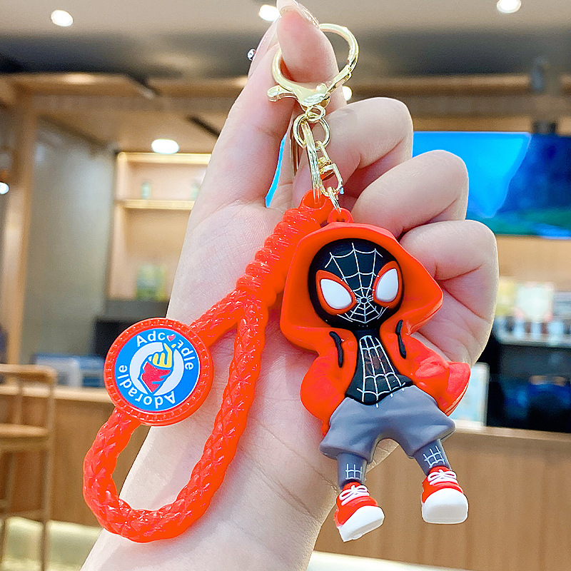 Nueva camiseta de moda cool Spiderman llavero Marvel muñeca colgante bolso de coche colgante regalo llavero image 8