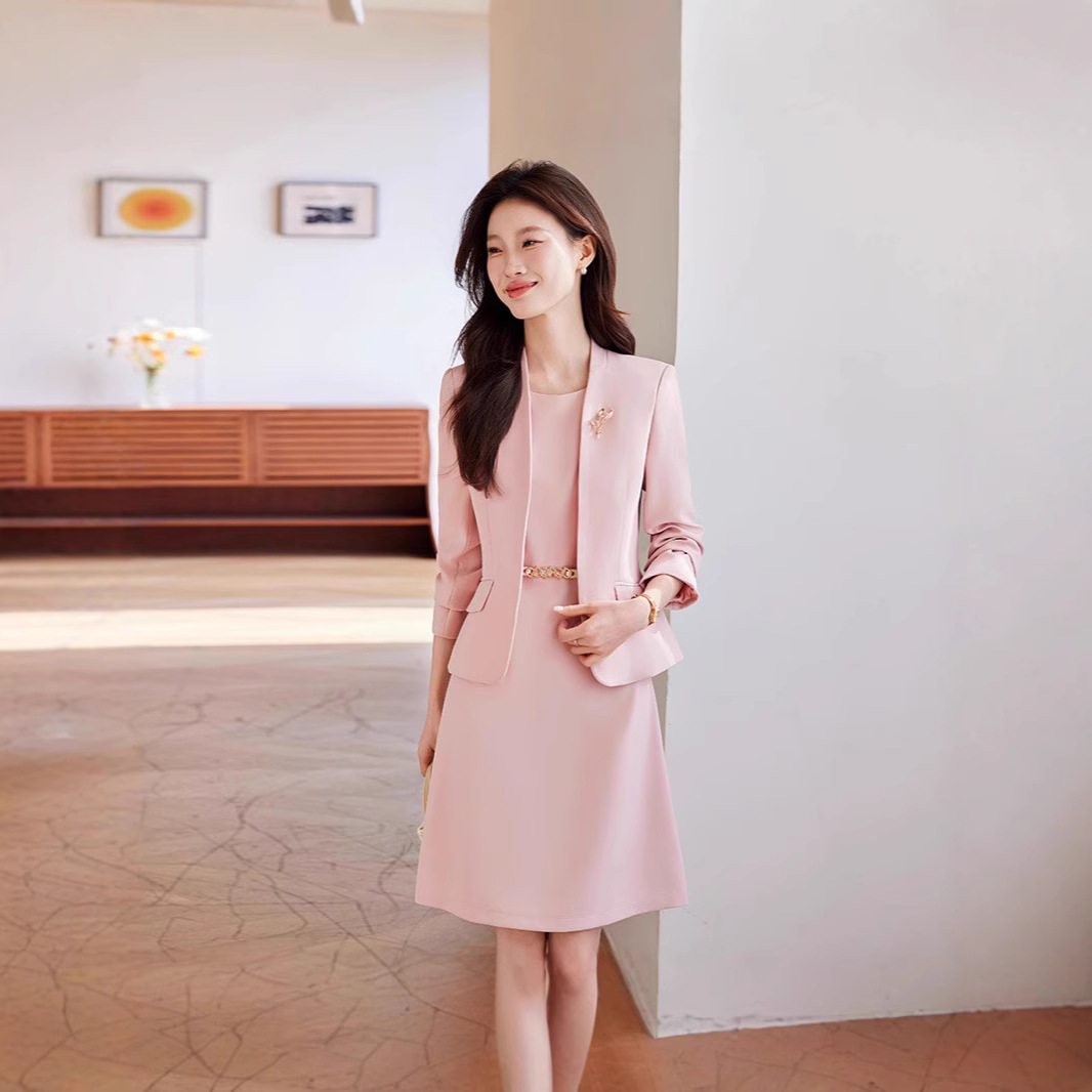 职业西装套装女高级感小个子通勤大码修身无领小西服外套配连衣裙