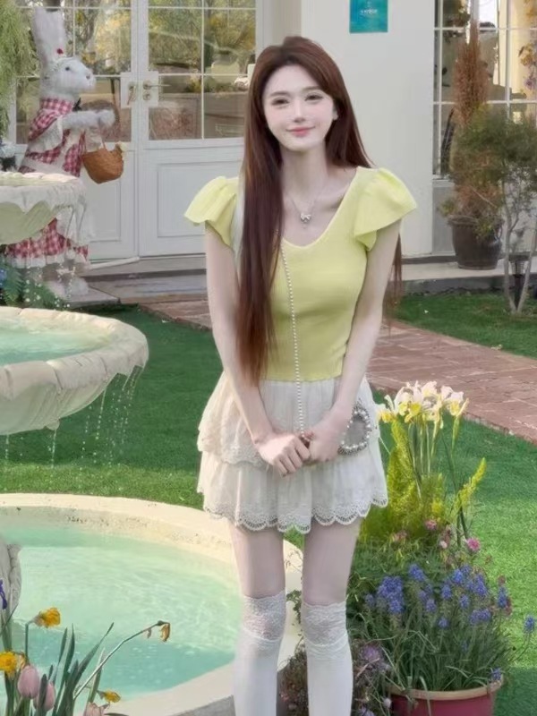 노란색 고품질 모델