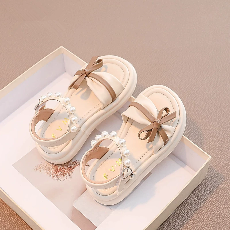 Детские босоножки для девочек, принцесса, лето 2025, новые, для маленьких, средних и больших девочек, модные, с мягкой подошвой.