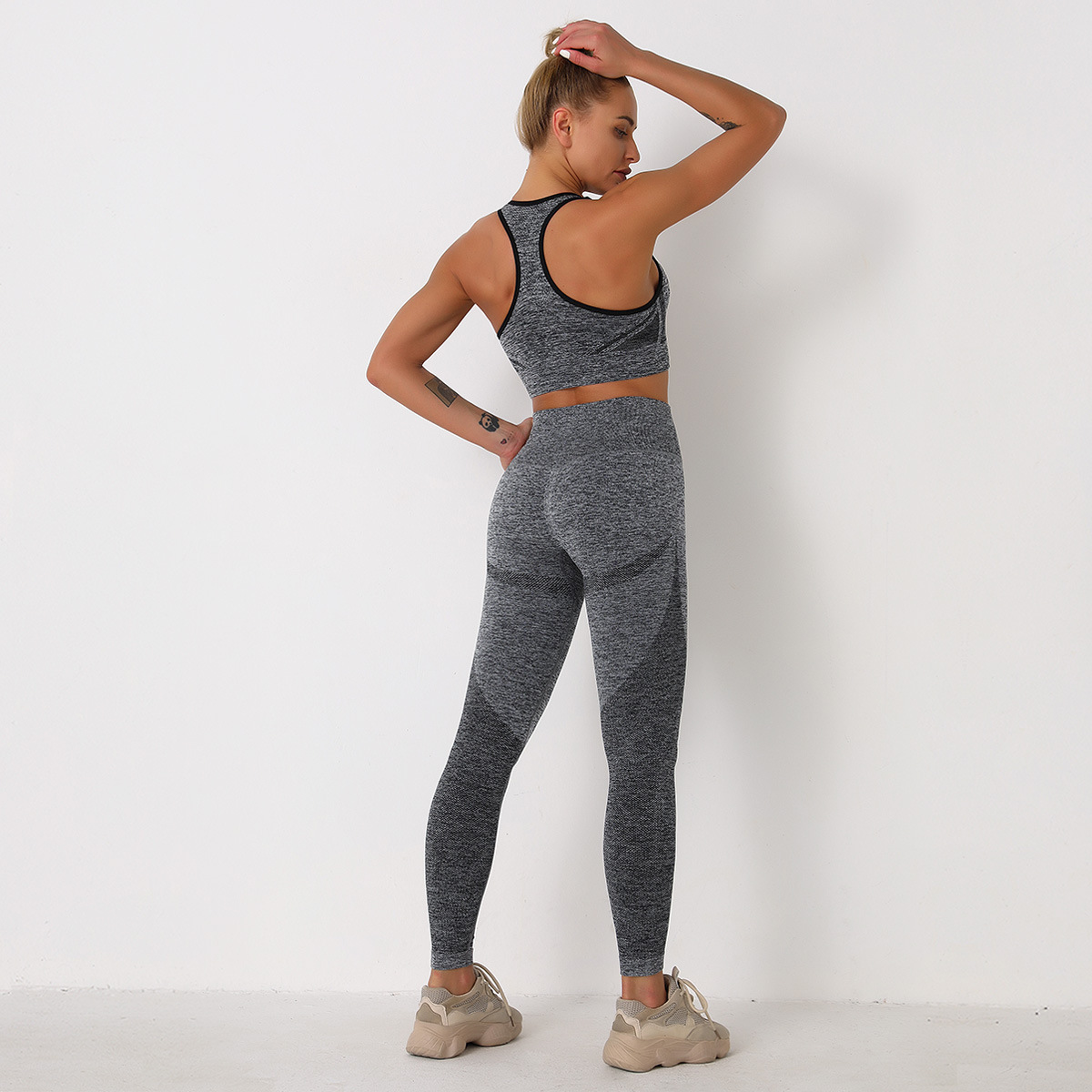 Conjunto de sujetador deportivo de sujeción ligera y legging de cintura ancha sin costuras NSLX48726