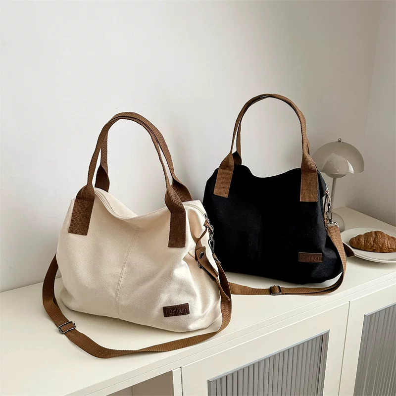 Capacious shoulder bag, one-shoulder bag for leisure