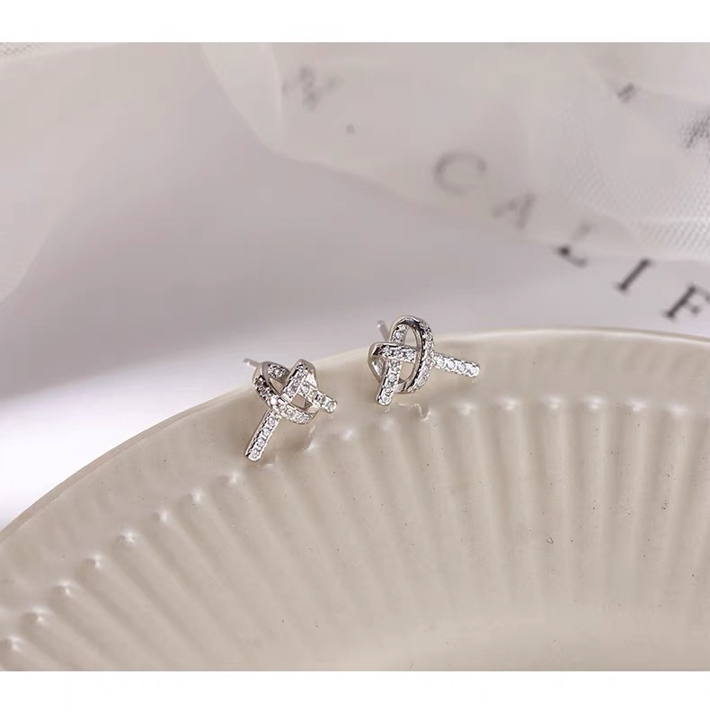 6g Weight Zircon Inlay Material Ear Studs Classification 1 Pair Quantity Daily, Street Occasion 925 Sterling Silver Material Heart Shape, Knot Pattern Women's Gender Plating, Inlay Design Simple Style, Shiny Style 1 Pair 925 Sterling Silver Zircon Heart Shape Knot Ear Studs 7