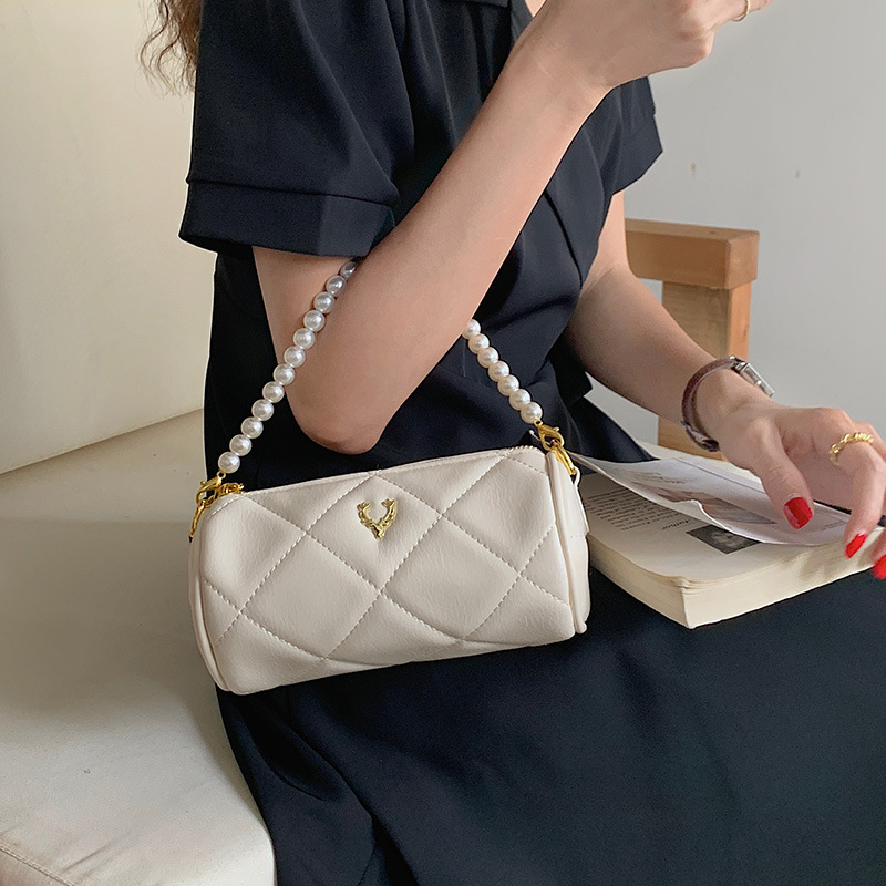 Bag women's bag wholesale new pearl chain shoulder messenger..