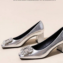 ��ɫ�߸�ЬŮ��2026���¿ʽ��ͷǳ�ڴָ��ٴ�ְҵ��ƤŮ��Ь��