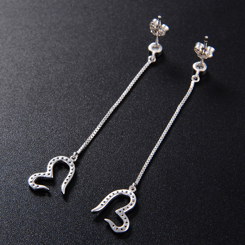 Pendientes de amor de diamantes con incrustaciones de plata de ley S925 Pendientes de lujo ligero de temperamento de nicho femenino