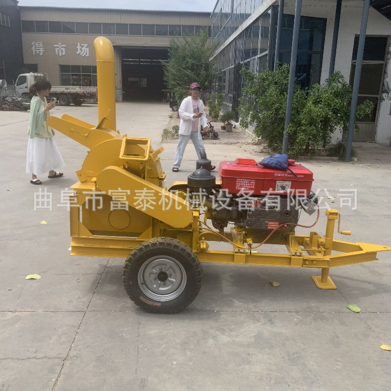 出口贝宁木头粉碎机移动式柴油树枝秸秆破碎机