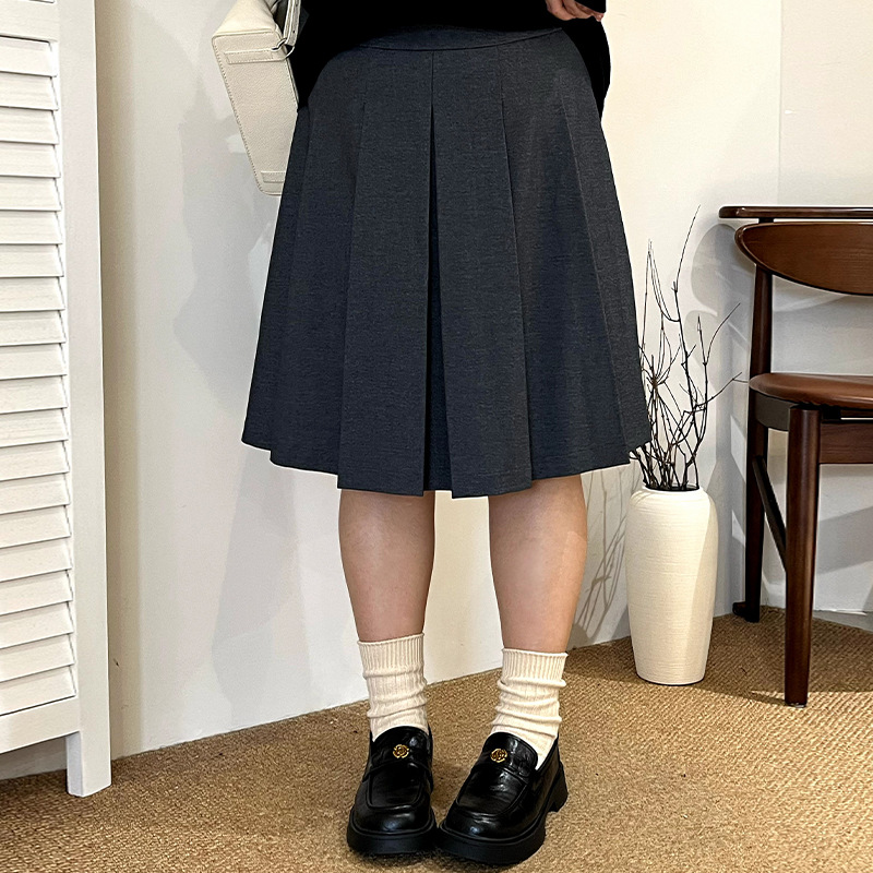 Plus-size women's high-waisted age-reducing pleated short skirt 2026 autumn style for plus-size women, hip-covering and slimming A-line skirt NQ1358