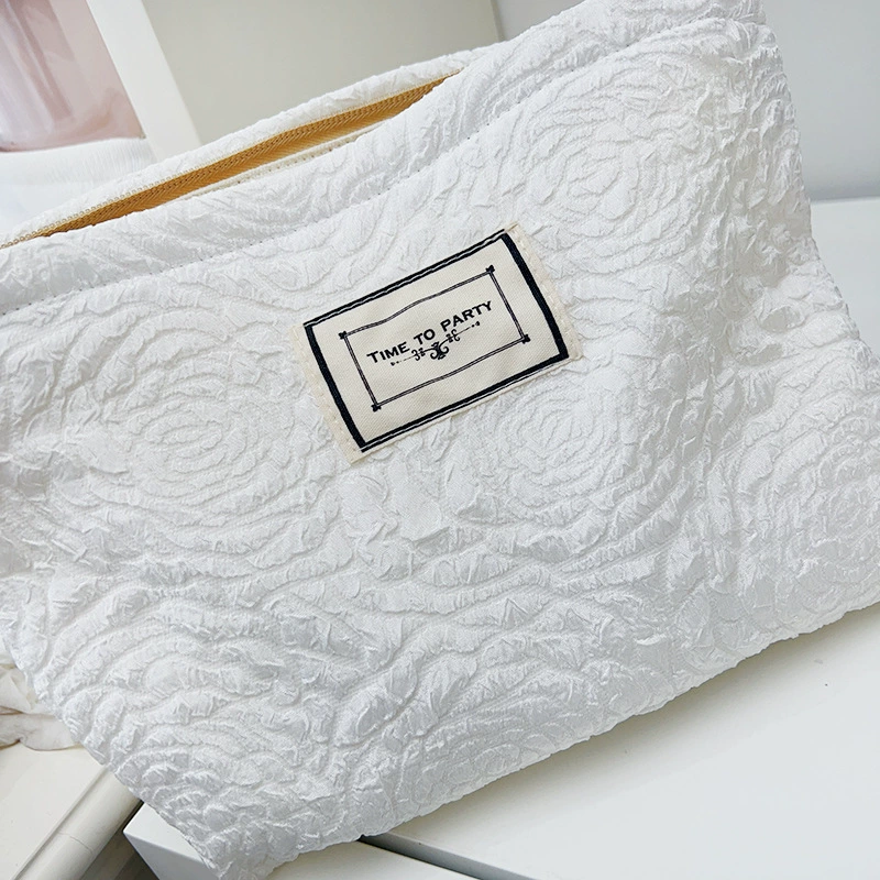 Retro cosmetic bag, handheld small clutch bag for traveling, universal organizer bag