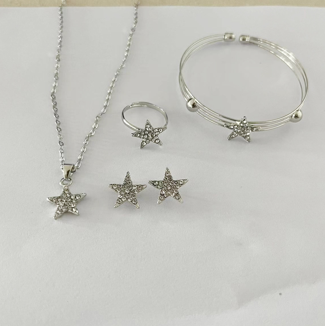 Silver five-pointed star bracelet set