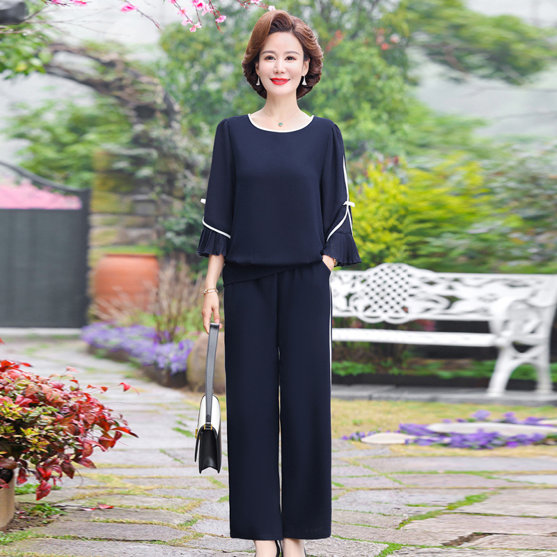 2024 Fashion Mom Summer Casual Sports Suit Fifty-year-old Large Size T-shirt Middle-aged Long-sleeved Top Western Style