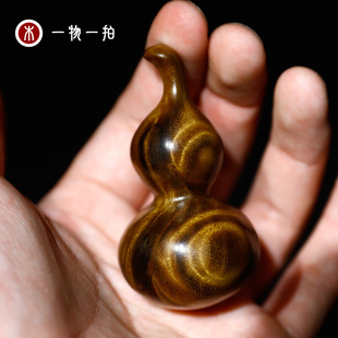 High-End Small Wooden Carving Gourd Handle Ornament for Portable Use, Suitable as a Birthday Gift